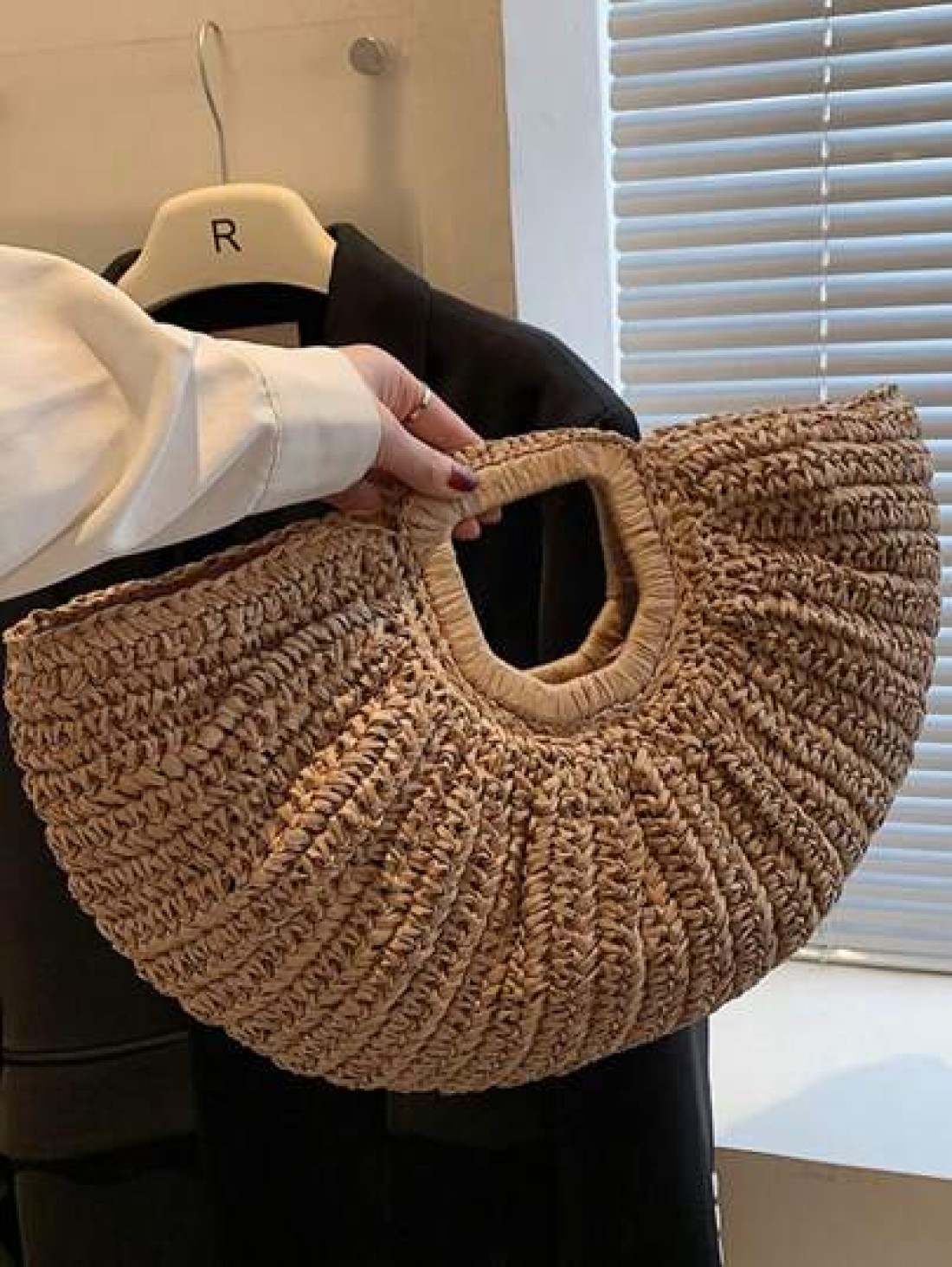 1pc Large Capacity Khaki Tote Bag Woven Straw Open Top Round Bag For Travel Vacation Beach Summer Straw Beach Bag For Women Vacation Essentials Perfectly Matching With Beach Accessories Women