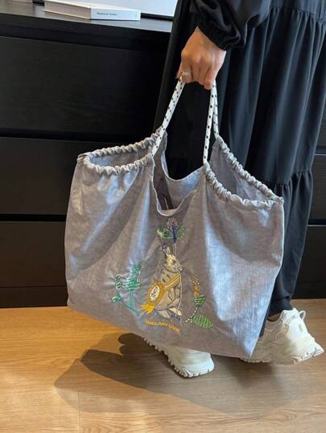 2025 New Women Large Capacity Commuter Tote Bag Unique Design Casual Shoulder Bag Fashionable Handbag With Comfortable Nylon Fabric Contrast Color Spacious Suitable For Autumn Winter