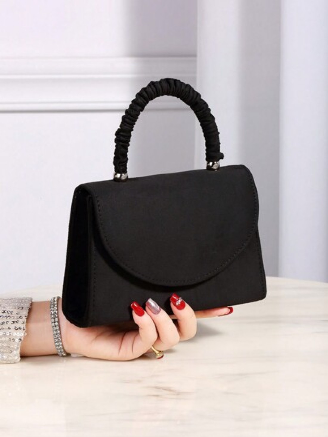 Glamorous Elegant Exquisite White Wedding Bag Ruffled Handle Flap Square Bag Dinner Bag Evening Bag For Party Girl Woman For Female Perfect For Party Wedding Prom Dinner Banquet For Best Gift For Wome