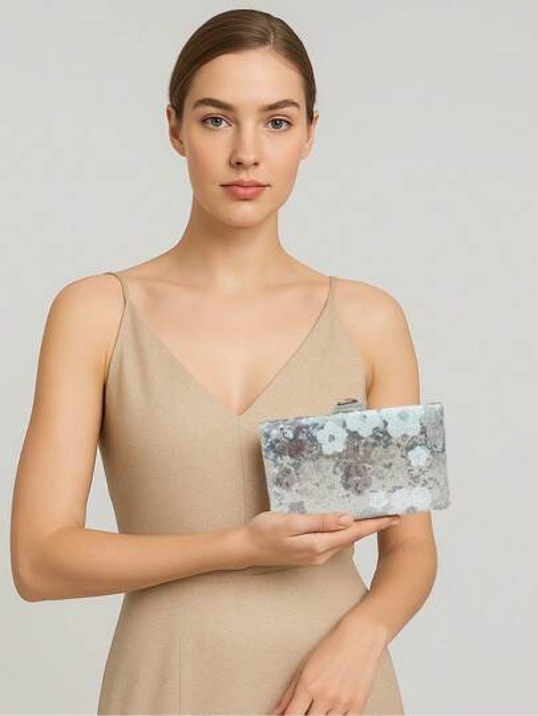 Flower Sequin Crossbody Stylish Silver Purse For Women Elegant Random Floral Embroidered Evening Silver Clutch Bag Prom Accessories Bridesmaid Gifts Fashion Retro Chain Evening Bag Mini Box Bag For Pa
