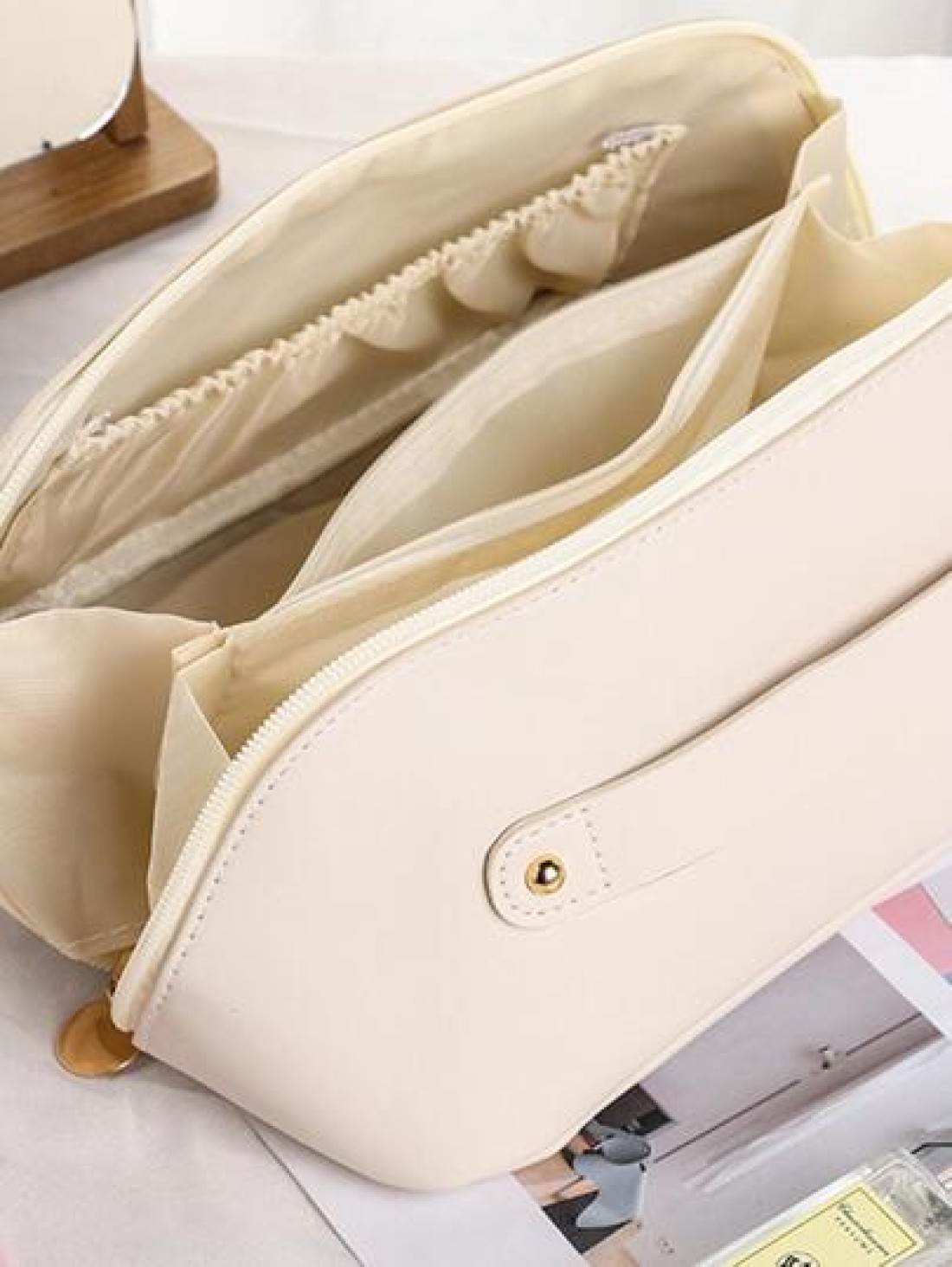 High End Multi Layer Makeup Bag Thickened Toiletry Organizer Lightweight Travel Pillow Case Design Makeup Travel Toiletry Organizer Essentials Gifts Storage Zipper Accessories Nail