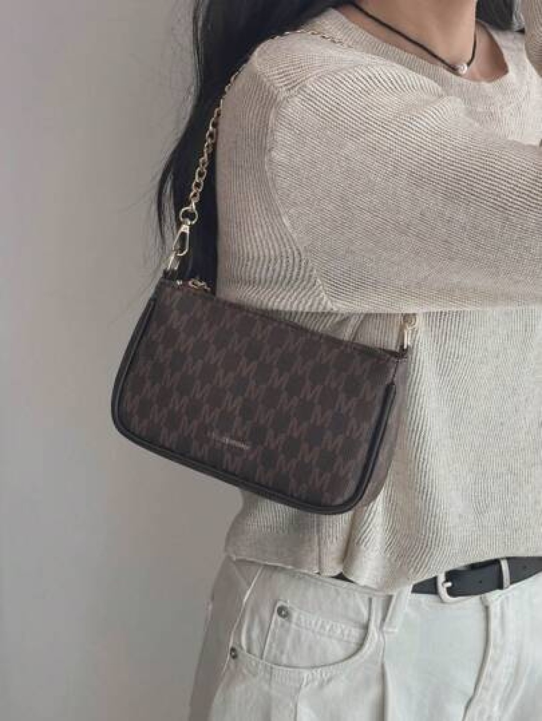 In 2024 The New Fashion Classic Joker Pu Waterproof Fabric Letter Pattern Printing Design Metal Chain Decoration Design Baguette Bag Shoulder Bag Is Suitable For Shopping