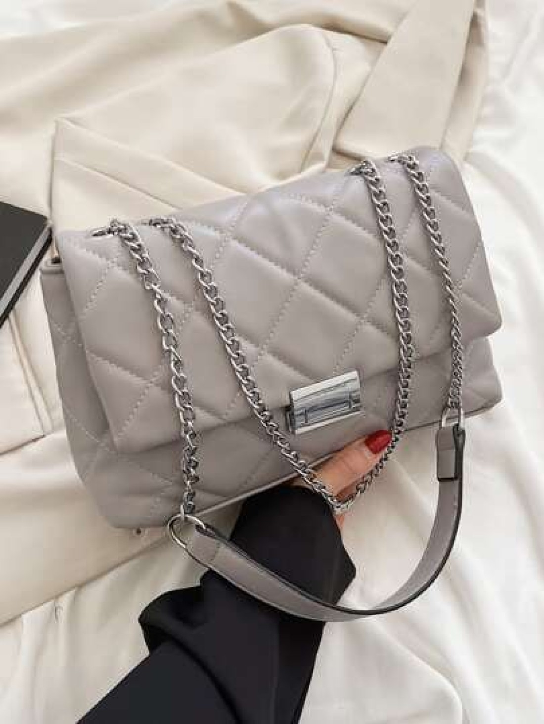 CONTAINEVERY Lightweight Business Casual Fashionable Minimalist Quilted Flap Chain Square Bag Soft Leather Chain Crossbody bag For Teen Girls Women College Students Rookies White collar Workers Perfec