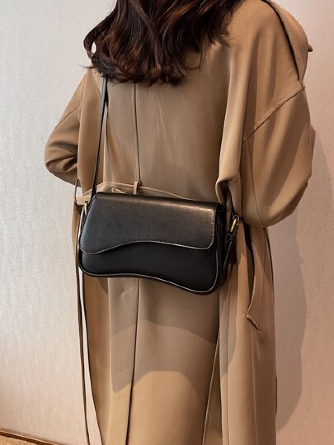 Minimalist Flap Square Bag Simple Solid Color Flap Underarm Bag PU Leather Textured Bag Purse Fashion Versatile Bag