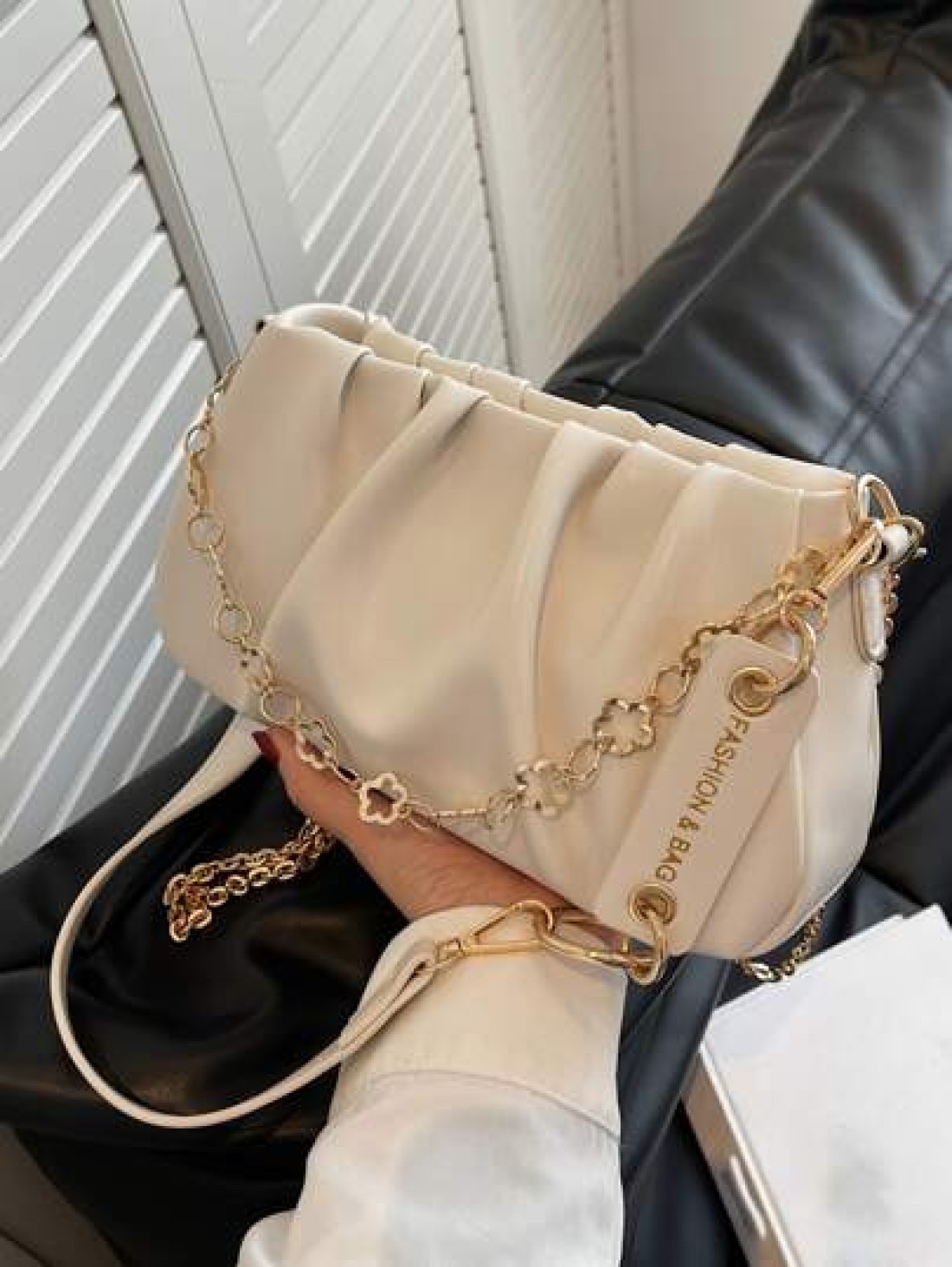 CONTAINEVERY Fashionable Moire Chain Decor Ruched Bag Classic Carryalls Latest Stylish Cloud Sling Bag With Chain Handle And Detachable Strap Beige For Women Rookies White Collar Workers For Teacher G
