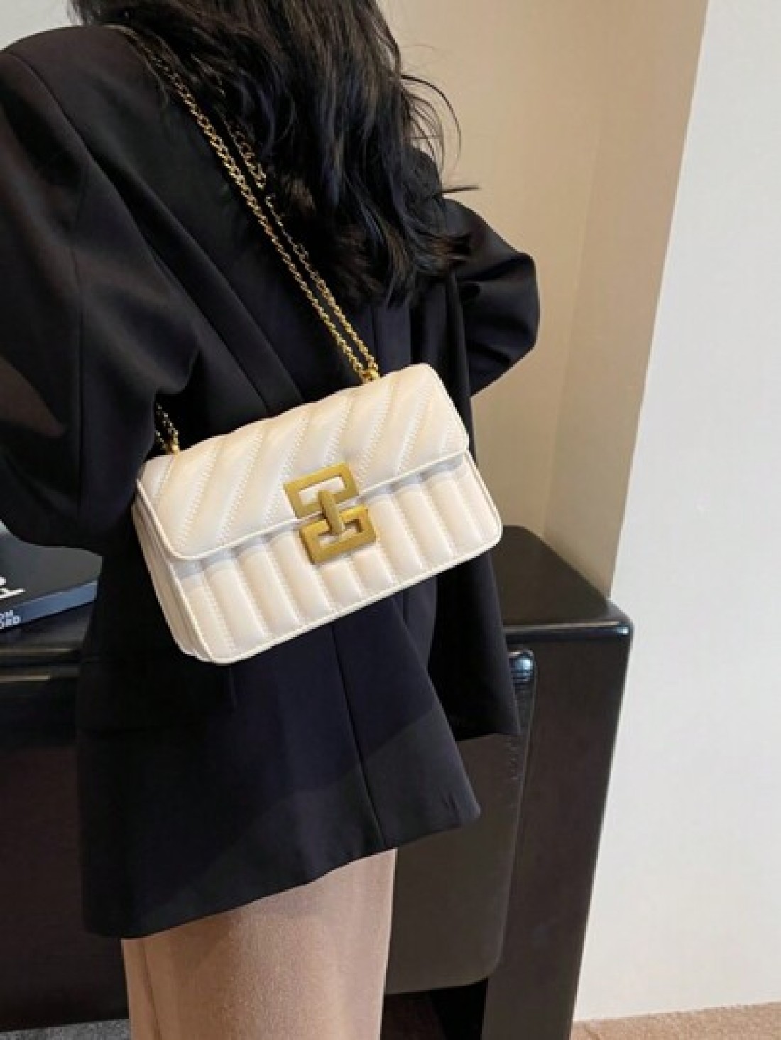 1pc Ladies Embroidery Striped Fashionable Lock Closure Square Bag Purse With Colorful Chain Suitable For Dating And Gift