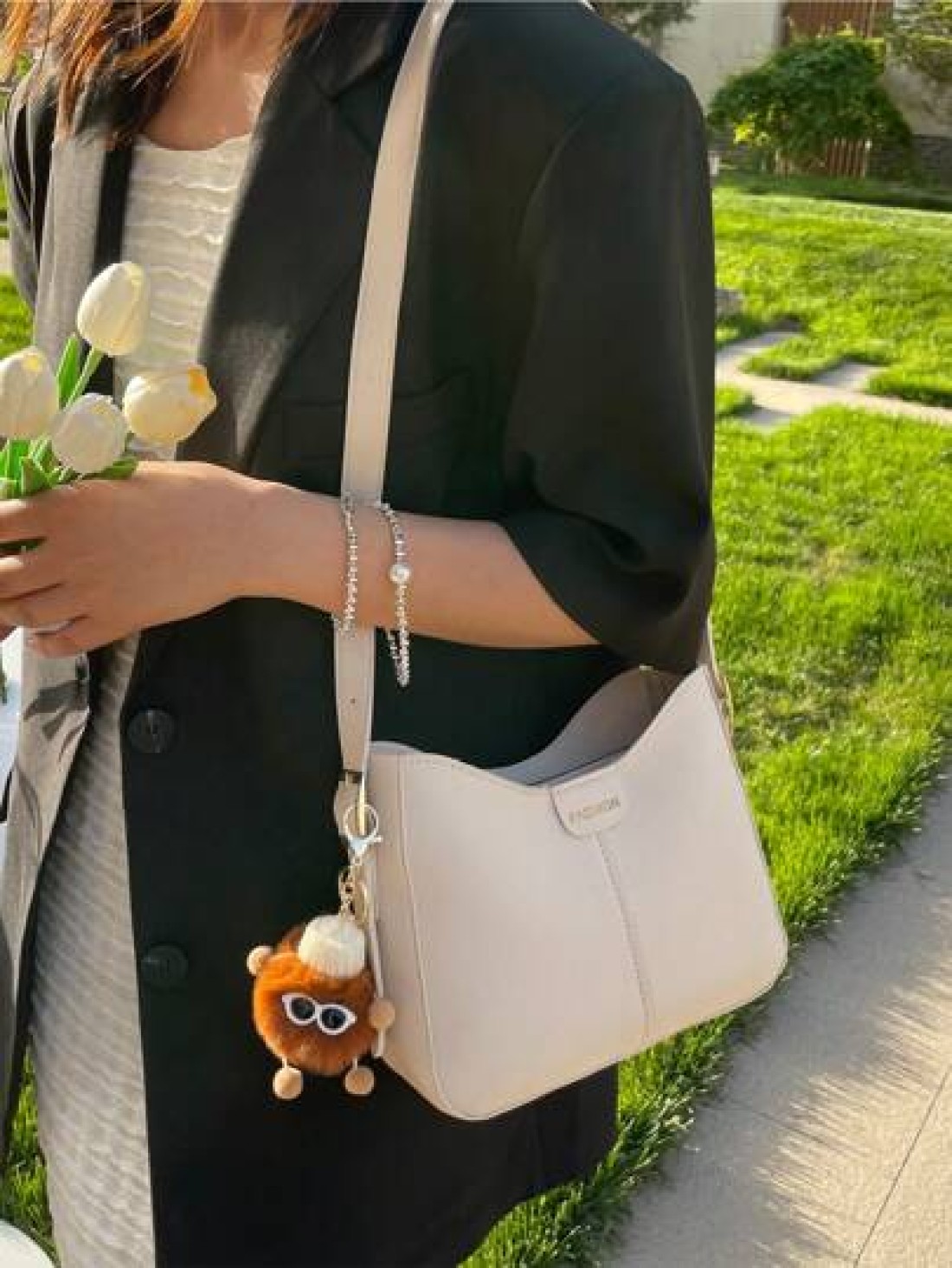 Large Capacity Women Shoulder Bag Bucket Bag Crossbody Bag With Elf Pendant Casual Bag