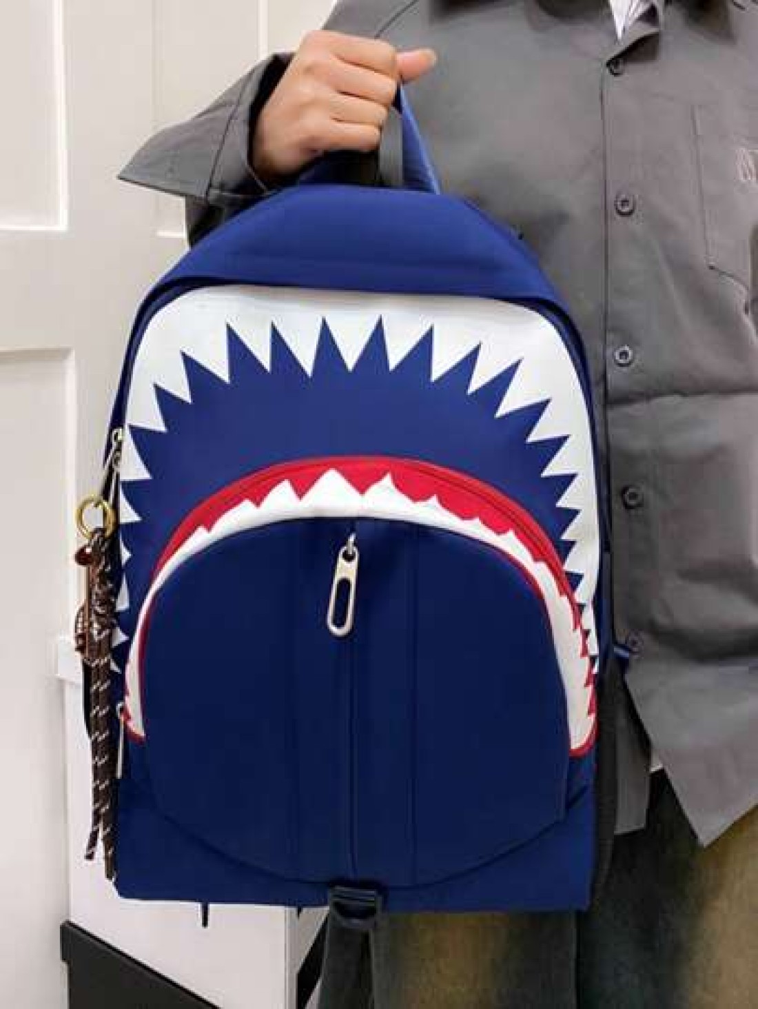 New Spring Summer Fashion Luminous Shark Graphic Backpack Large Capacity Student Bag Personality Casual Bag With USB Charging Port Fits Laptop Books Documents Clothes Suitable For School Business Trip