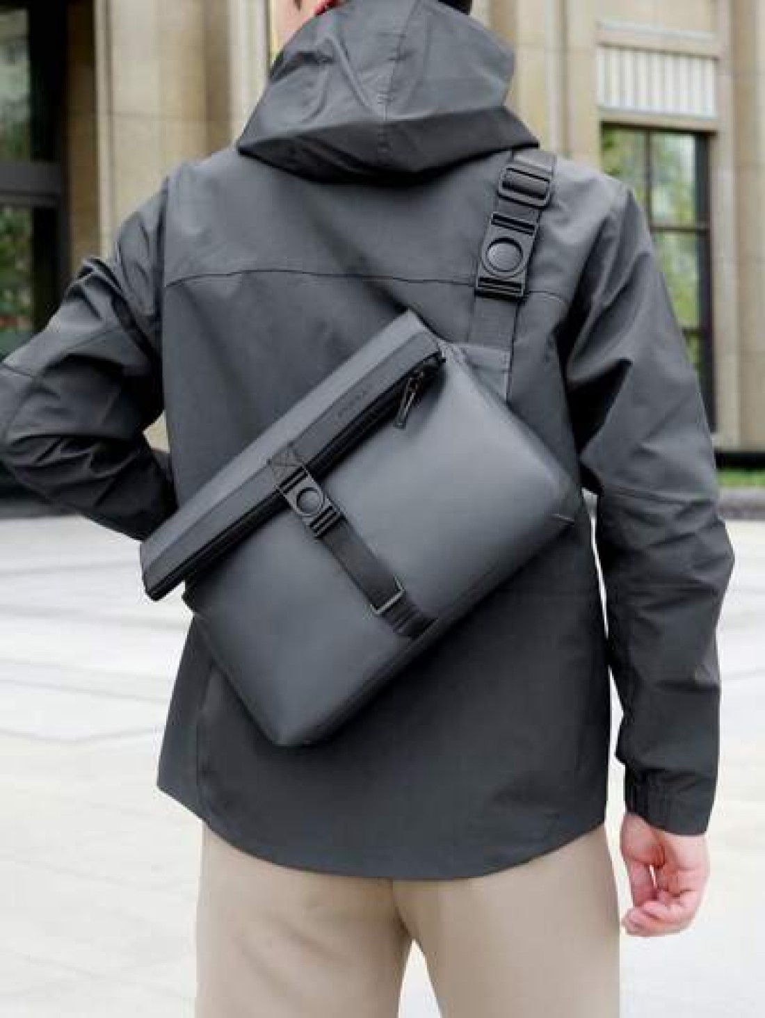 1pc Casual PU Leather Messenger Bag For Men Gray Solid Color Fashionable Shoulder Bag For Business Commuting College Student School Backpack With Large Capacity Waterproof Lightweight And Adjustable S