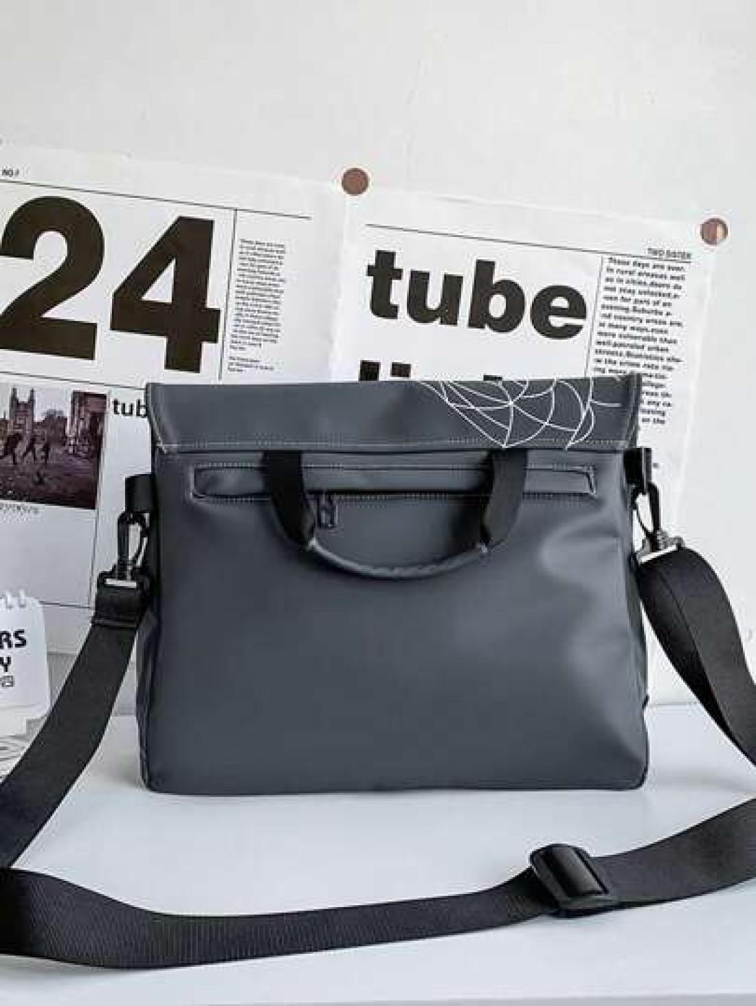 Cloth Large Capacity Casual Vacation Graffiti Chain Shoulder Bag For Men Punk Style Leisure Bag With Pendant