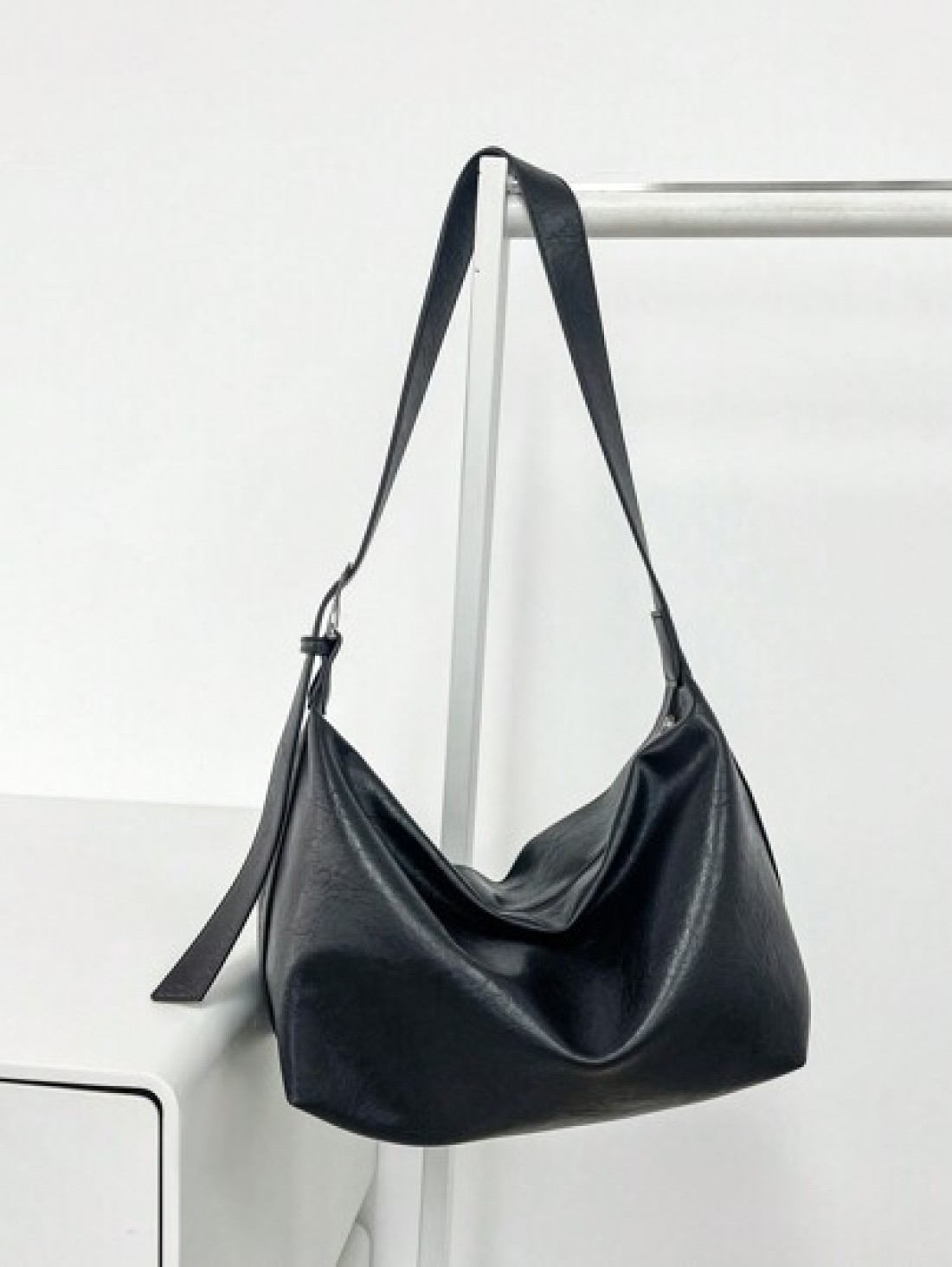 Minimalist Solid Color Retro Messenger Bag Casual Crossbody Tote Shoulder Bag Commuter Travel School College Gift Christmas Gifts Christmas Winter Fall Men Bag Sling Bag Cross Body Bag Gifts Thanksgiv
