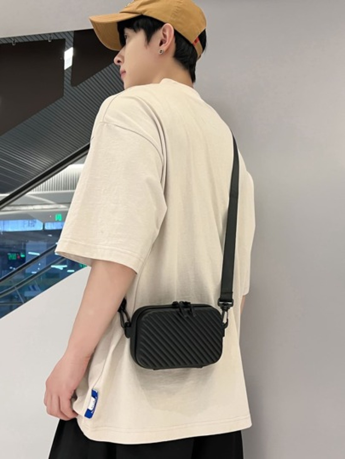 Simple Lightweight Box Bag Diagonal Striped Shoulder Bag Soft Pu Leather Pressed Messenger Bag Minimalist Water Proof Outdoor Striped Hard Shell Black Bag Travel Winter Large Capacity Multi Functional
