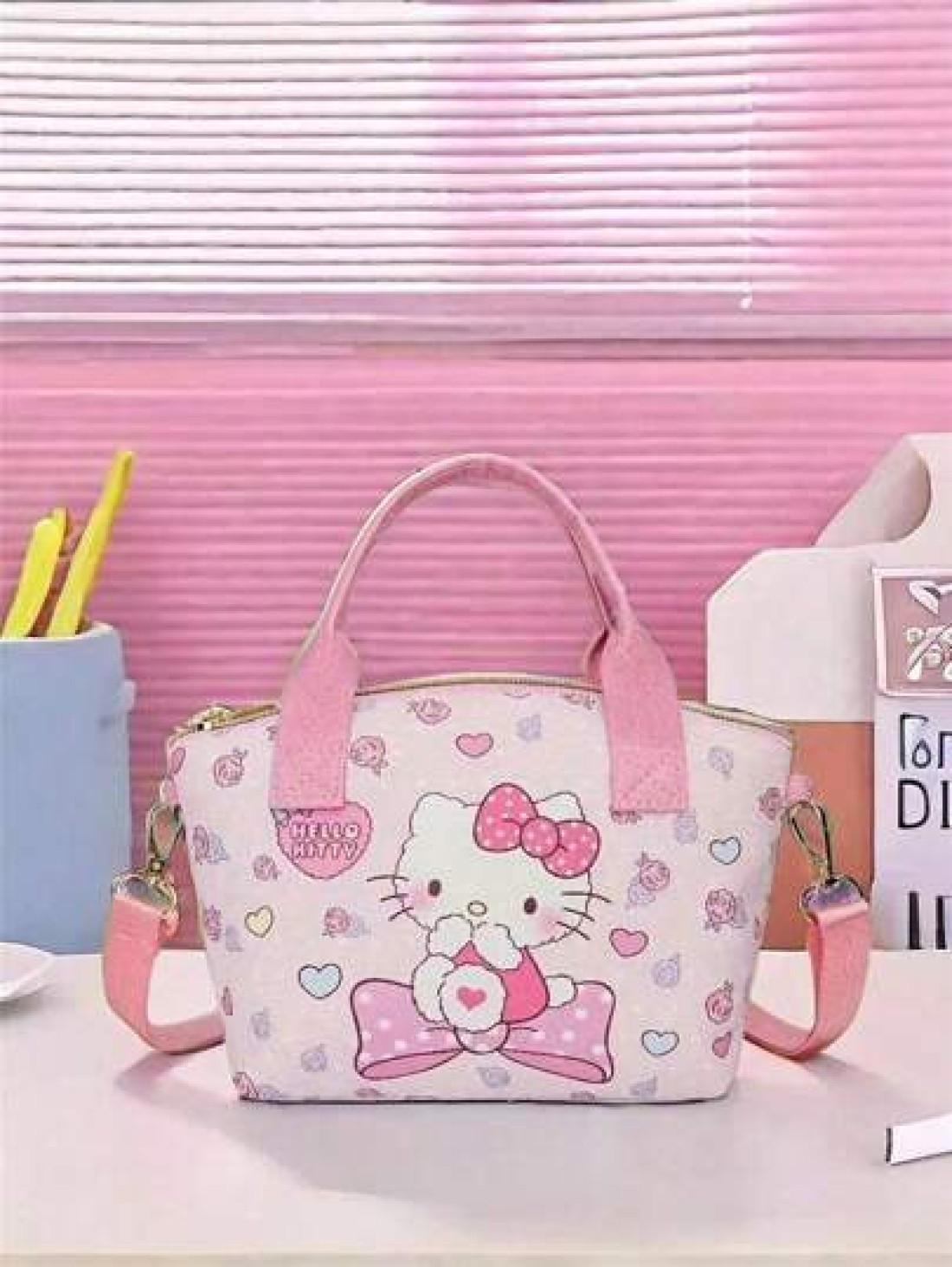 Sanrio حقيبة كتف وحقيبة مكياج ذات حزام كروس للأطفال بشخصيات Sanrio قطعة واحدة