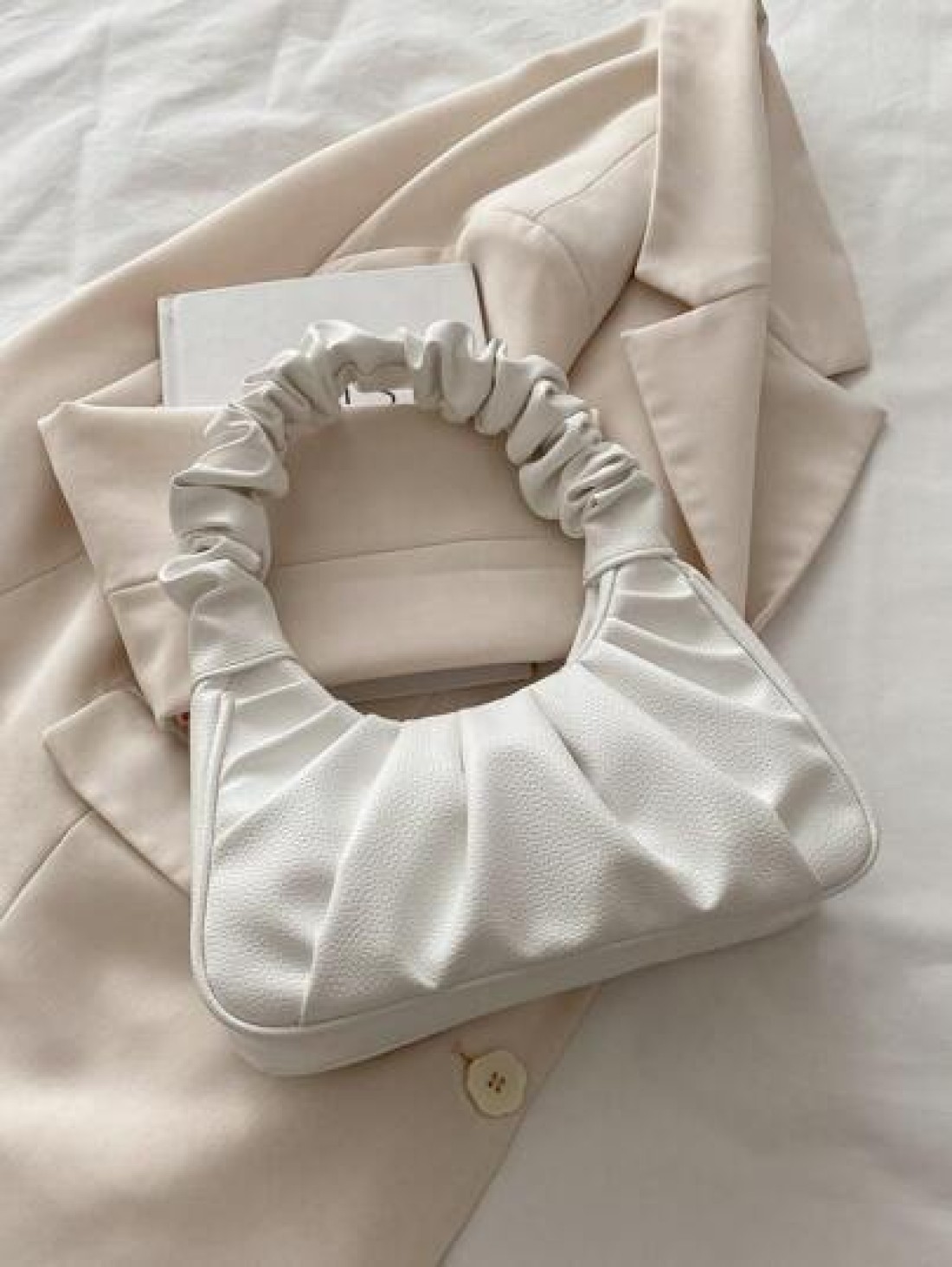 1pc Handbag Pu Magnetic New Style Pure Color Simple Ruffles Sweet Style Niche Design Fashion A Variety Of Colors Available Sufficient Capacity And Comfortable Touch Can Hold Mobile Phones Cosmetics An