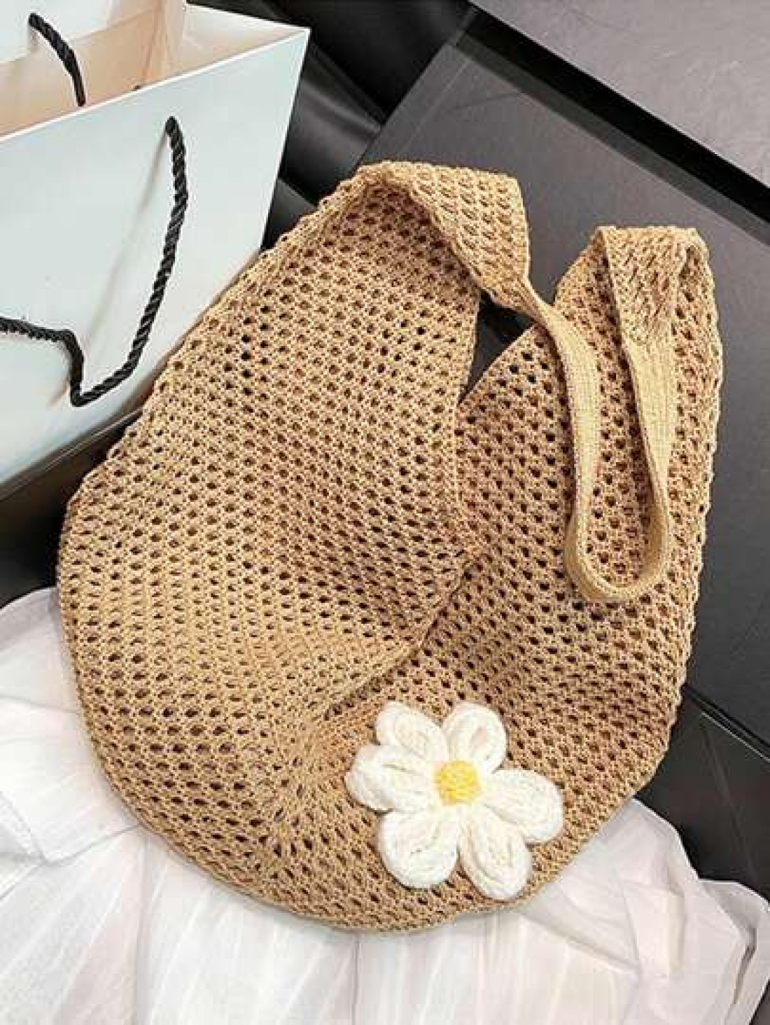Hollow Out Weave Straw Bag Bohemian Beach Handbag Hollow Tote Bag Large Capacity Shopping Beach Bag Fashion Hollow Out Weave Straw Bag Beach Handbag Bohemian Style Beach Bag Slouchy Style Large Capaci