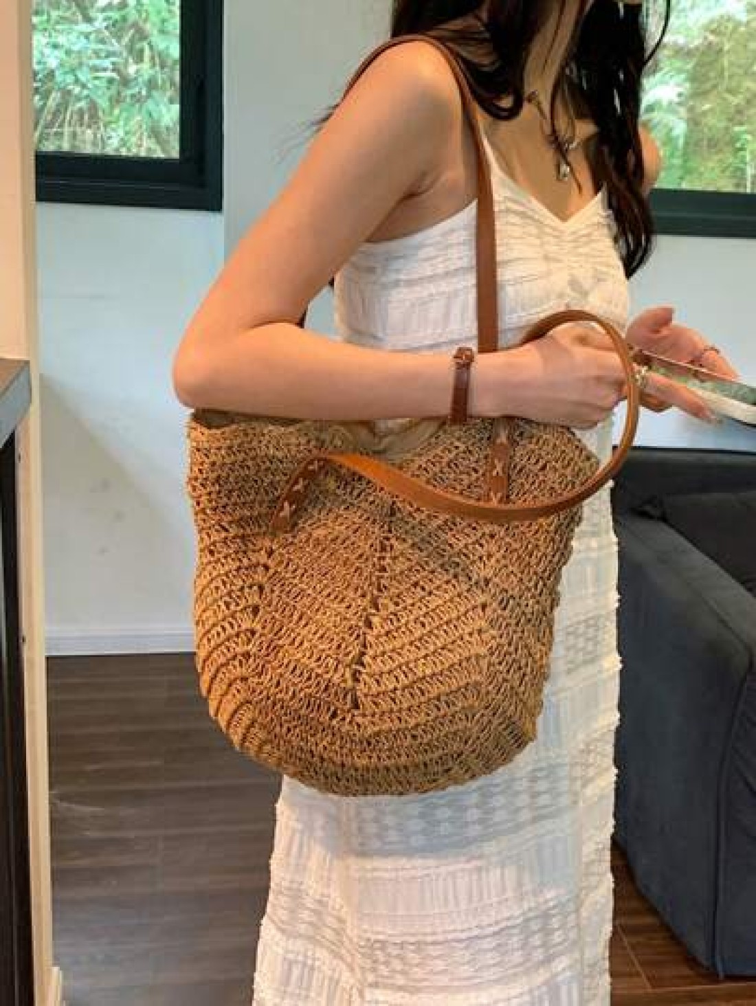 New Large Capacity Straw Tote Bag With Dual Handles For Women Great For Daily Commutes Shopping And Traveling Lightweight And Convenient Design Makes It Perfect For Teenagers College Girls And Outdoor