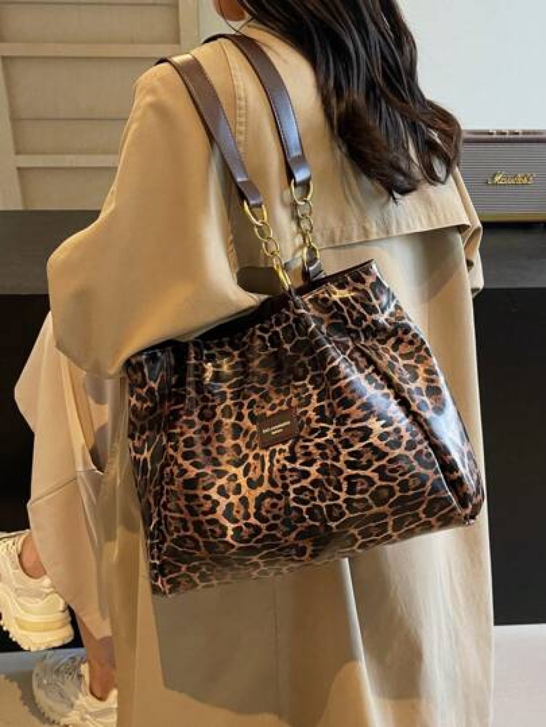 Women Leopard Print Letter Decor Fashionable Versatile Tote Bag