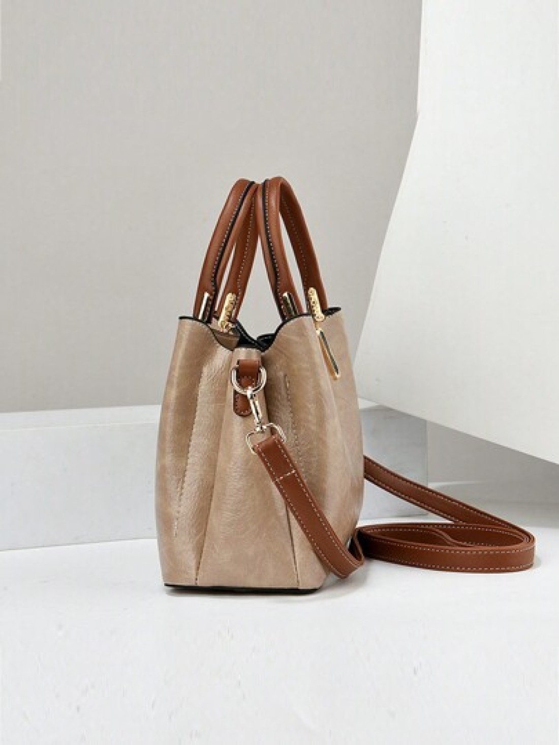 New Arrival Simple And Luxurious Ladies Tote Bag Casual And Versatile With Large Capacity And Can Be Carried Shoulder Or Cross Body Business Casual Woman Bag Pefect For Office Business And Work Best M