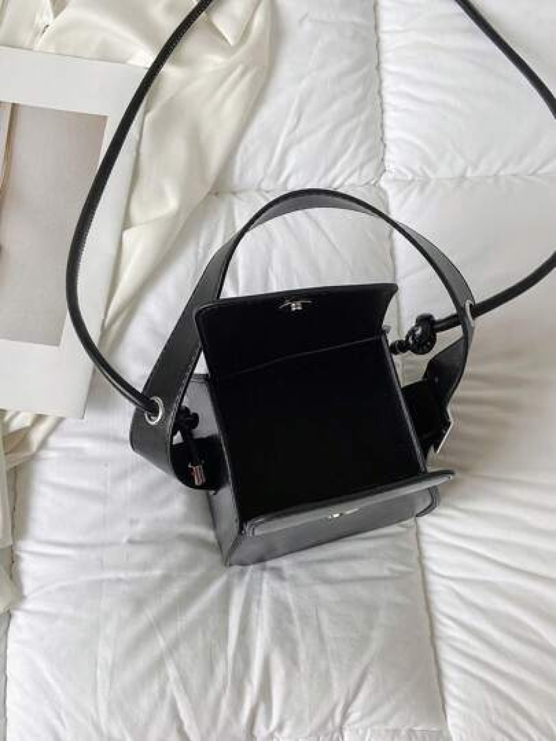 Stylish Personality Mini Portable Cigarette Case Clutch Bag With Strap