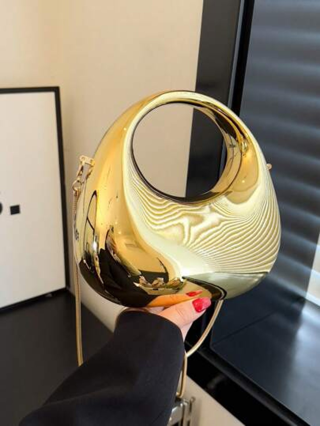 1pc New Arrival Golden Acrylic Clutch Bag Fashionable Personalized Handbag For Evening Party With Light Silver Color Moon Shaped Glittering Surface Detachable Metallic Chain Strap For Crossbody Wearin