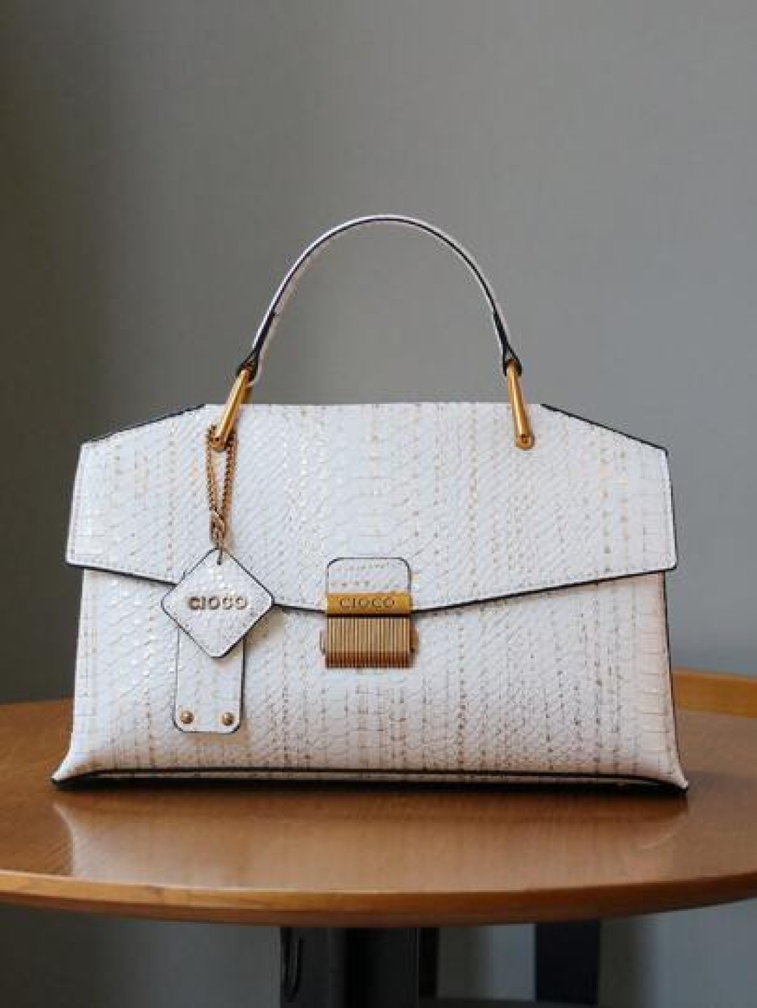 2025 New Vintage Blue Snakeskin Pattern Elegant Handbag Fashionable Luxury High End Handbag For Women Lightweight Large Capacity Shoulder Crossbody Bag
