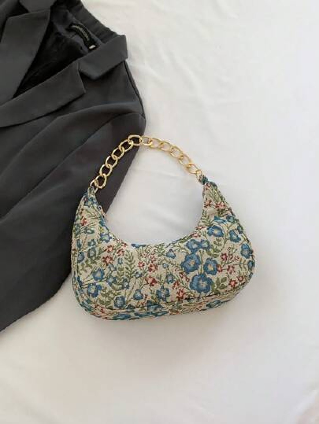 Fashion Metal Chain Handbag With Flower Design Floral Printed Canvas Shoulder Bag Tready Crescent Moon Bag For Women Exquisite Floral Bag For Women