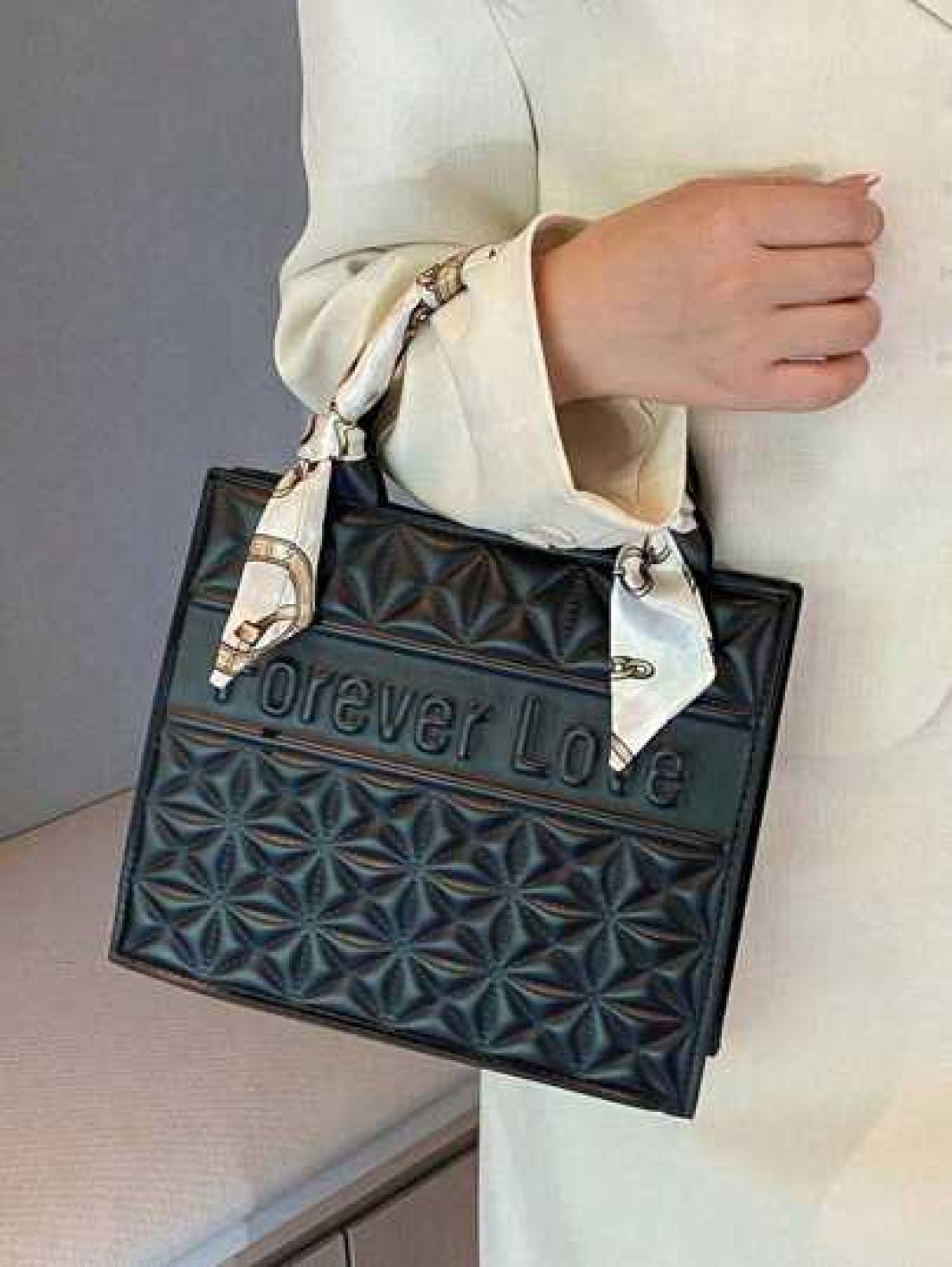1pc 2pcs Set Fashionable Quilted Square Tote Bag With Letter Pattern And Skinny Scarf Decor Large Capacity PU Shoulder Bag Purse Set Professional Business Briefcase For Work Commute Casual Handbag Off