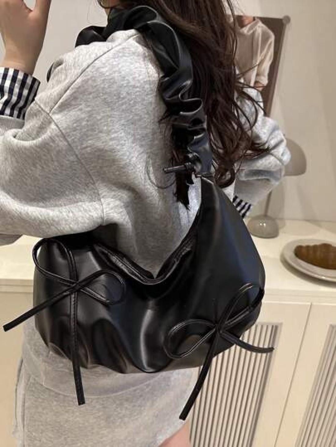 Cross Border Korean Style Elegant Ruffle Cloud Bow Handbag With Chain Shoulder Strap New Fashion Ruffle Underarm Bag