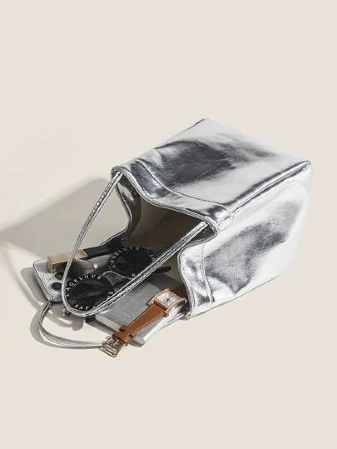 2025 Spring Summer New Silver Color Lunch Box Tote Bag Women s Commute Shiny Mirror Handbag Fashionable Simple Silver PU Leather Bucket Bag Casual Lightweight Solid Color Handbag