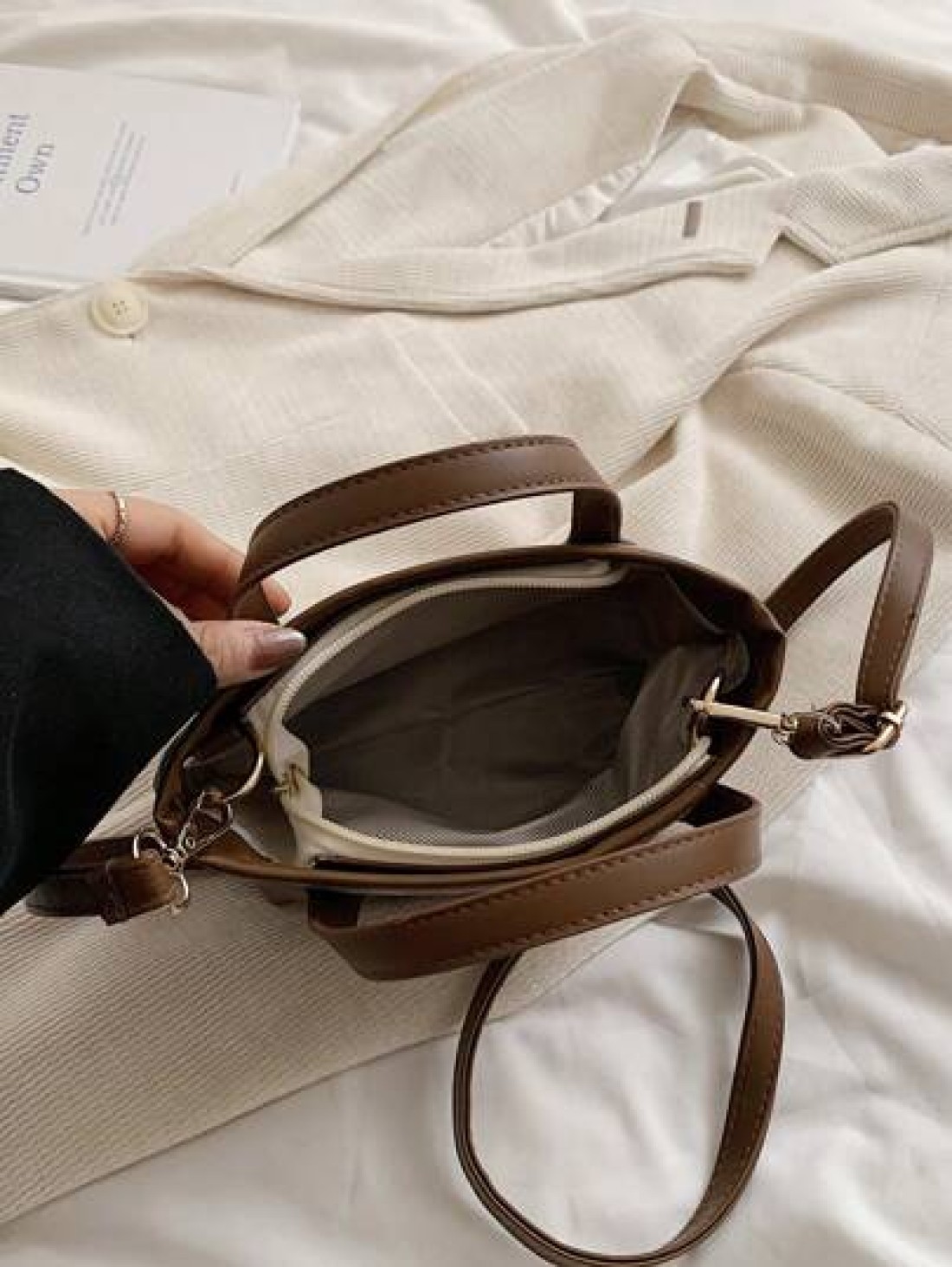 2024 New Fashionable And Women Bag With Texture Shoulder And Crossbody Design Unique Small Batch Handbag
