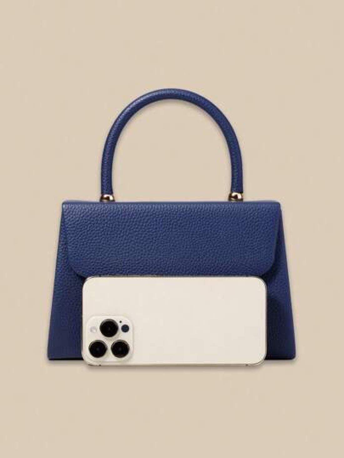 This Evening Bag Has A Certain Capacity To Hold Items Like Phone Wallet And Cosmetics The Handheld Design Is Convenient To Grip The Leather Material With A Litchi Texture And The Exquisite Metal Conne