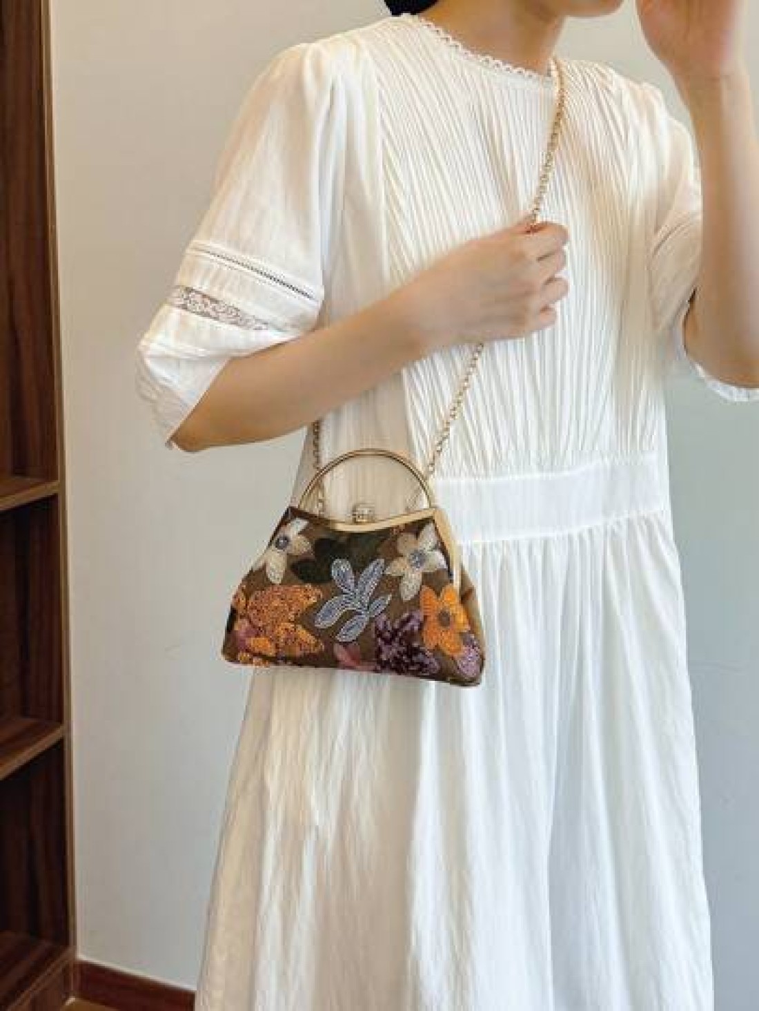 Embroidered Floral Tulle Sequin Patchwork Retro Chic Clutch Bag Elegant Women s Evening Handbag For Party Perfect For Party Wedding Prom Dinner Banquet Matching With Holiday Party Dress Evening Dress