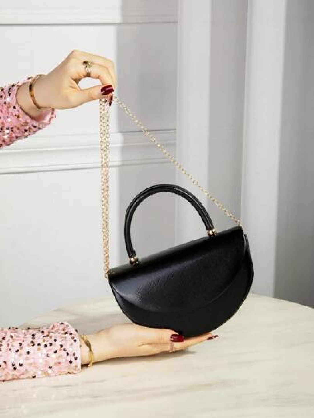 Elegant Women s Handbag Minimalist Chic Ladies Party Clutch Bag Chain Strap Sophisticated Evening Purse Lightweight Luxurious Design Perfect For Party Wedding Prom Dresses Pairs Well With Holiday Part