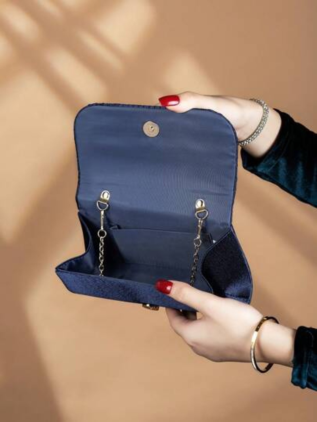 Glamorous Rhinestone Decorated Chain Strap Handbag Magnetic Closure Elegant Fashion Party Bag Suitable For Women Birthday Party Charming Evening Shoulder Bag