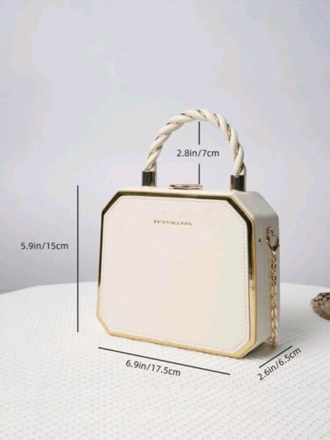 Waterproof Lightweight Business Casual Mini Letter Graphic Chain Box Bag For Teen Girls Women CollegeStudents Rookies White Collar Workers Perfect For Office College Work Business Commute