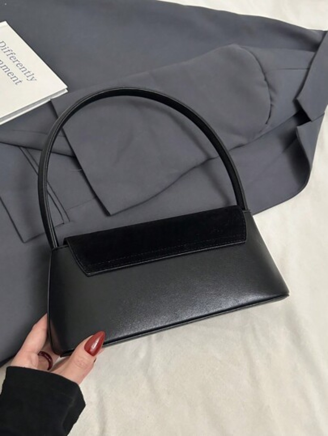 2025 Retro Niche Baguette Bag New Fashionable French Armpit Shoulder Handbag Commuter Bag