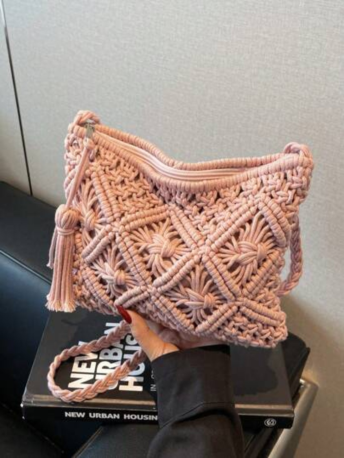 Handwoven Small Crossbody Bag For Women New Woven Shoulder Bag Niche Beach Casual Versatile Square Small Envelope Bag Fashion Crossbody Bag For Holiday Beach