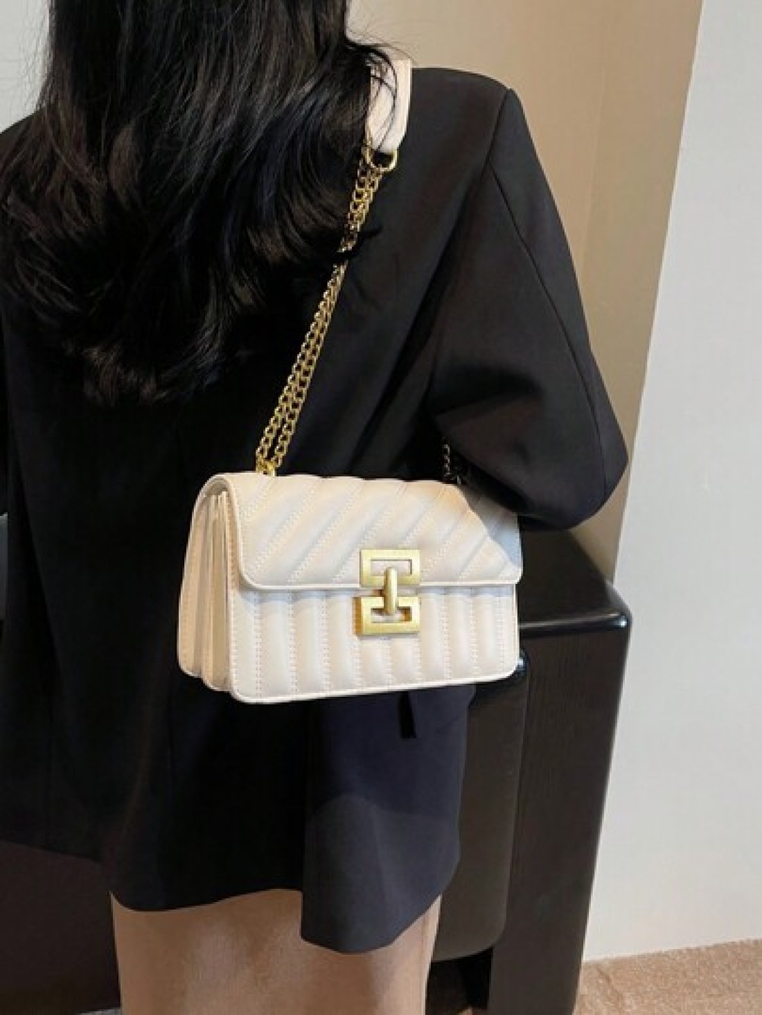 1pc Ladies Embroidery Striped Fashionable Lock Closure Square Bag Purse With Colorful Chain Suitable For Dating And Gift