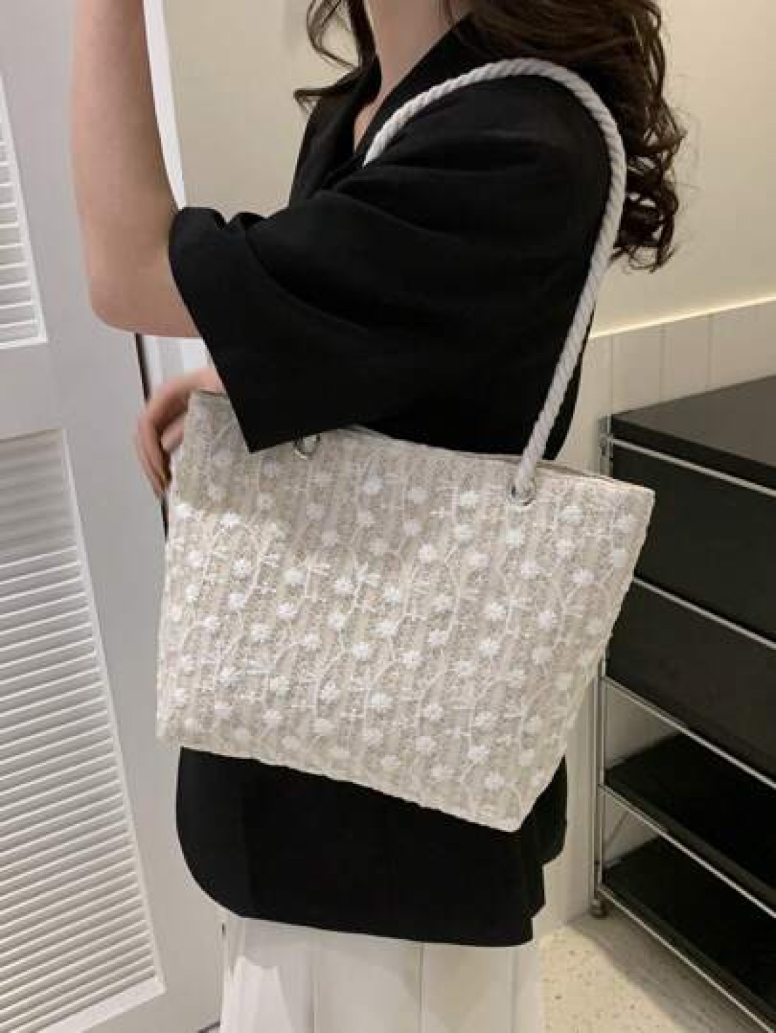1 Pc Commuter Bag Straw Bag Shoulder Bag Beach Bag Portable Zipper Closure Design Suitable For Wedding Parties Holidays Holiday Activities Entertainment Afternoon Tea Seaside Vacation Dates And Other