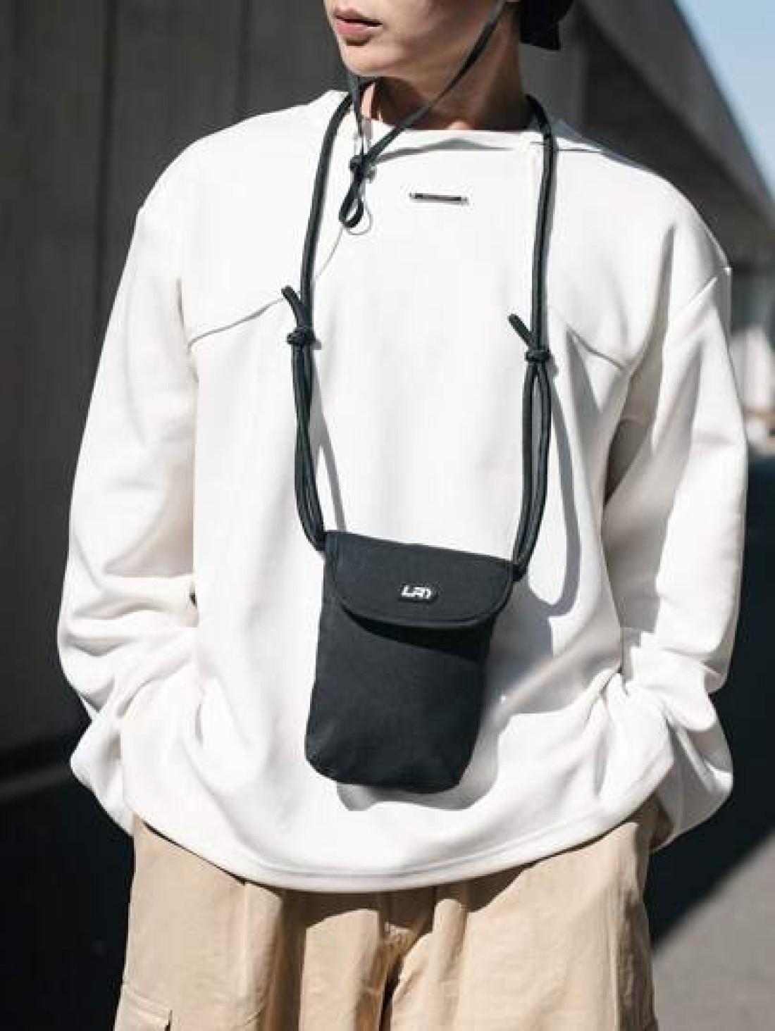 peach tree 1pc Casual Nylon Crossbody Bag For Men Shoulder Bag Messenger Bag Phone Pouch Versatile Daily Use Lightweight Simple Design Suitable For Halloween Outdoor Gift For Boyfriend Students Busine