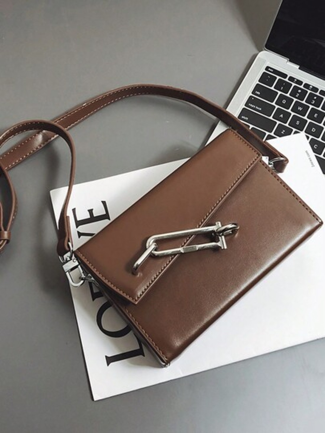 Solid Color Versatile Flap Shoulder Bag Christmas Fall University Sling Bag Cross Body Bag Side Bag Gifts Scream Bag Crossbody Bag Winter Christmas Gifts Bag Thanksgiving Travel Purse Holiday Storage