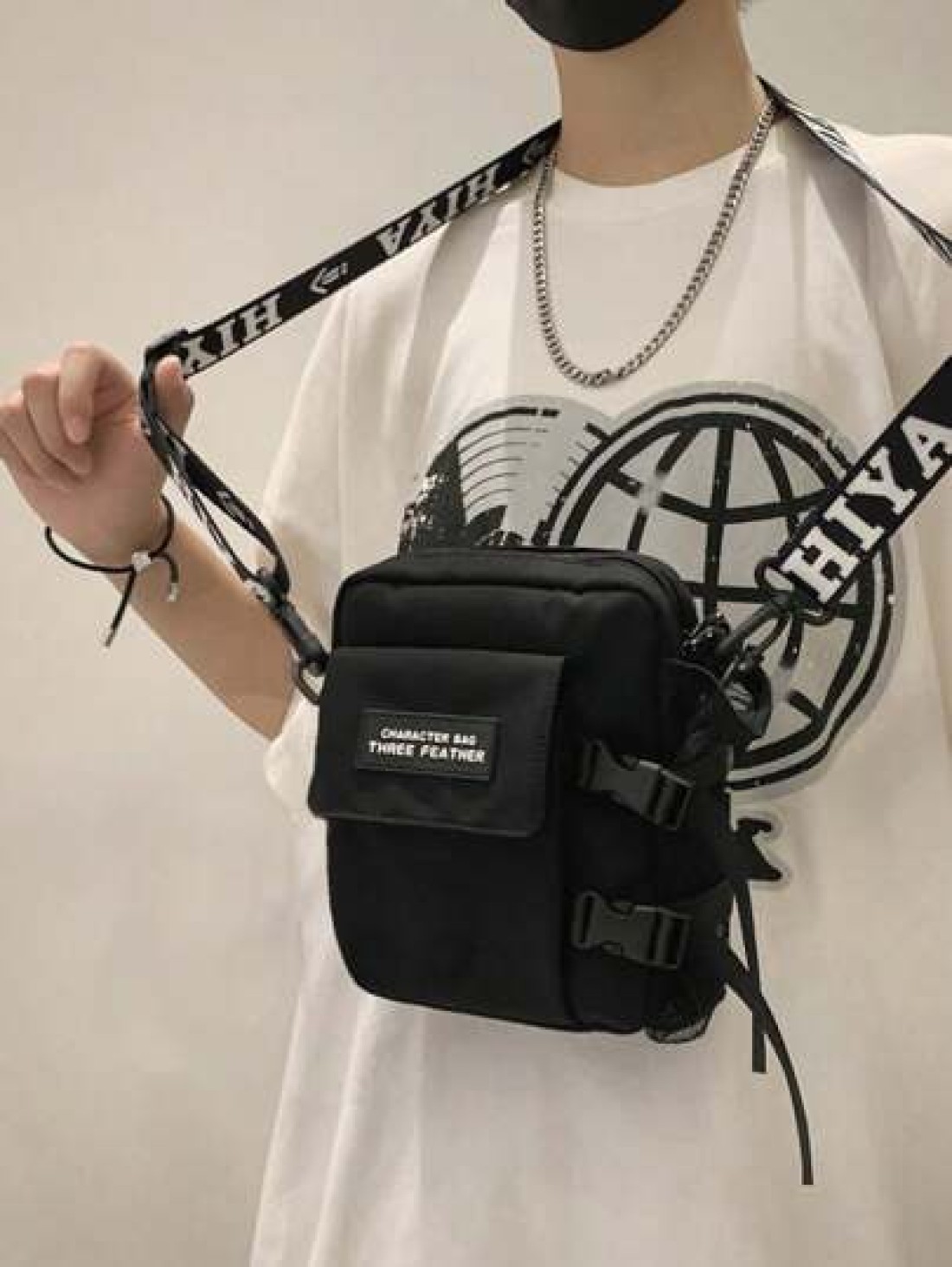 1PC Multi Pocket Buckle Crossbody Bag Solid Color Shoulder Bag Adjustable Shoulder Strap Zipper Shoulder Bag Simple Design Crossbody Bag Water Proof Nylon Shoulder Bag Crossbody Zipper Bag Christmas Z