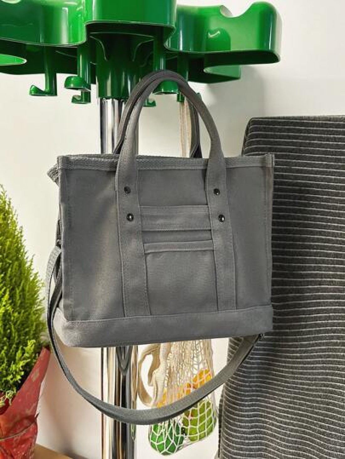 peach tree 1pc Men Shoulder Bag Crossbody Bag Tote Bag Casual Versatile Lightweight Nylon Messenger Bag Multifunctional Outdoor Bag Minimalist And Chic Gift Black Large Capacity Portable Fashion Casua