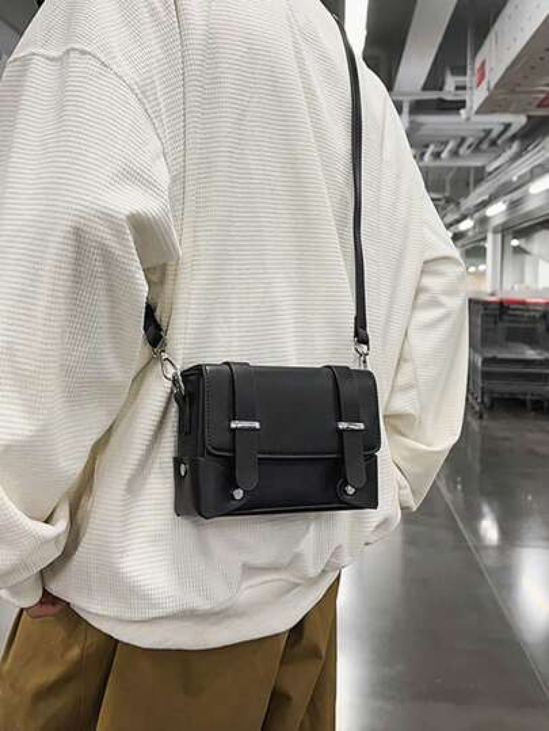 Solid Mold PU Leather Handbag With Rivet Decor Casual Men Crossbody Shoulder Bag Fashion Square Flap Design Messenger Bag Gift For Boyfriend Father Valentine Business Trip Travel