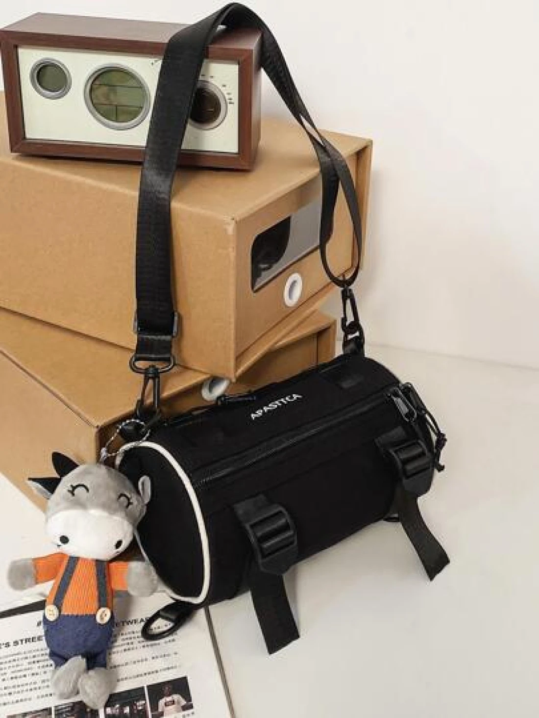 Letter Graphic Bucket Bag With Bag Charm Casual Crossbody Bag Sling Bag Shoulder Bag Side Bag Square Bag For Holiday Travel Essentials School Bag For College Students Summer Gifts For Boyfriend Colleg