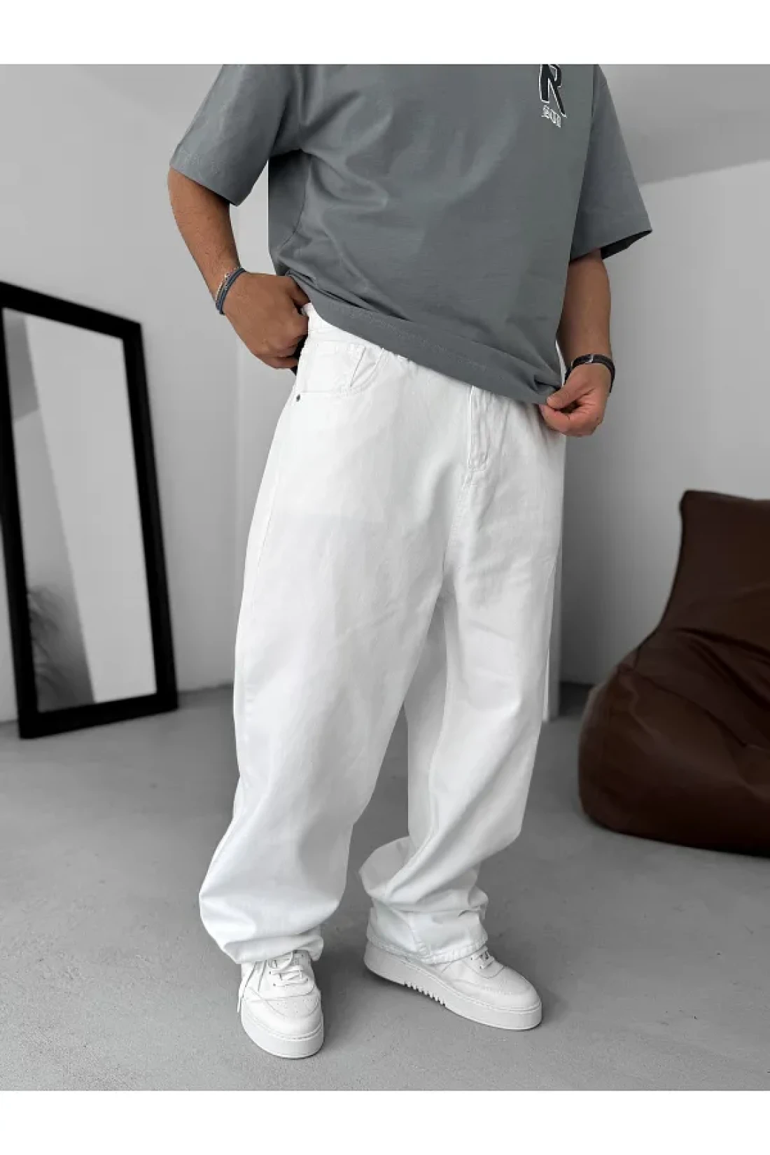 BYBASICMAN White Baggy Jean Ke-709