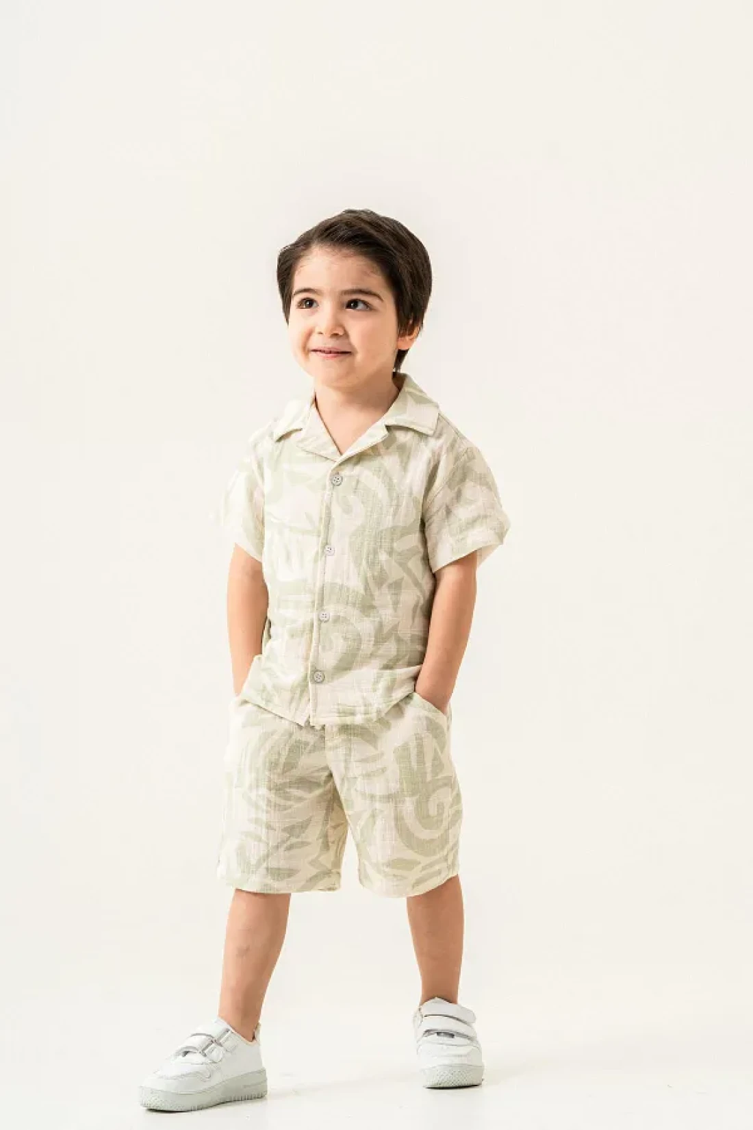 Magu Boys 100% Linen Summer Two-Piece Suit – Palm Print Short Sleeve Shirt & Elastic Waist