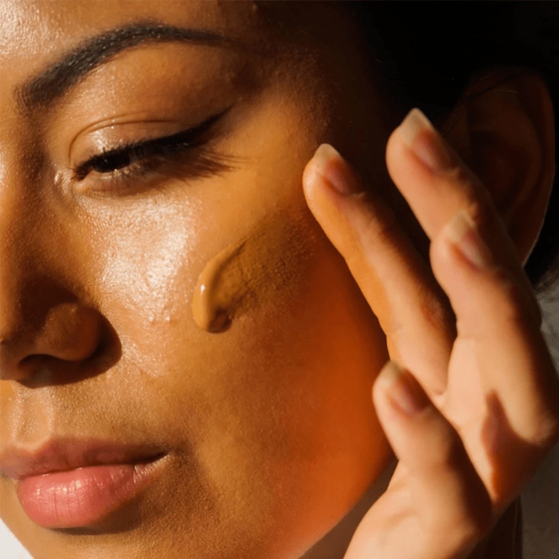 Vanessium Waterproof Foundation SPF50+