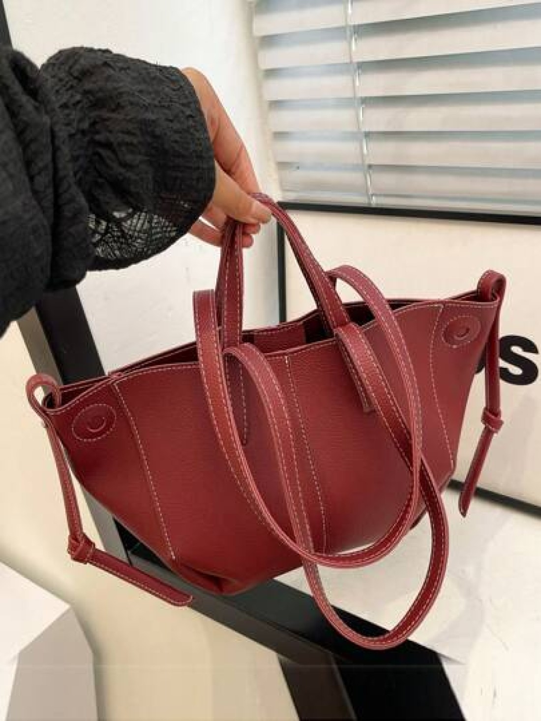 New Casual Minimalist Fashion Versatile Large Capacity Tote Handbag With Shoulder Strap