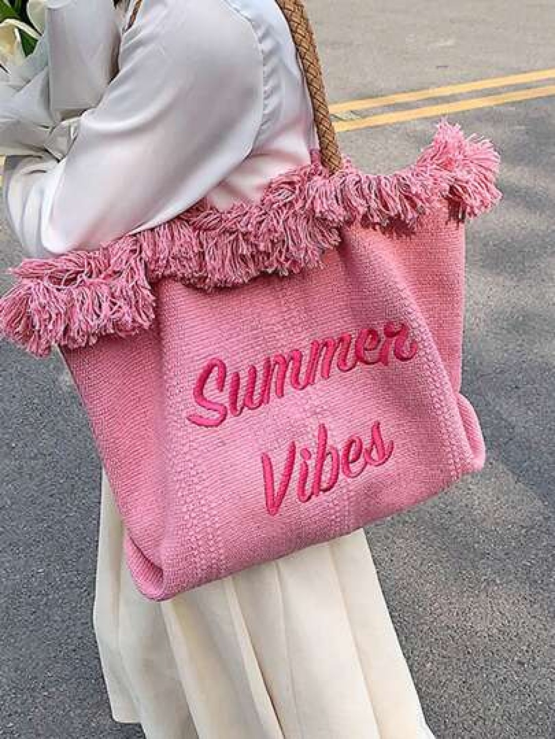Fashionable Large Capacity Letter Tassel Canvas Tote Bag Simple And Perfect For Shopping And Commuting School Supplies School Bag School Tote Bag Back To School Large Capacity Suitable For Teen Girls
